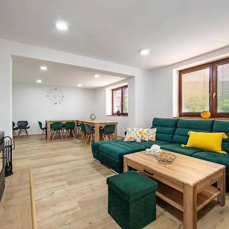 Poloninka Apartment *